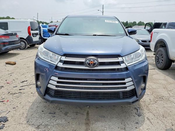 2019 TOYOTA HIGHLANDER LE/LE Plus