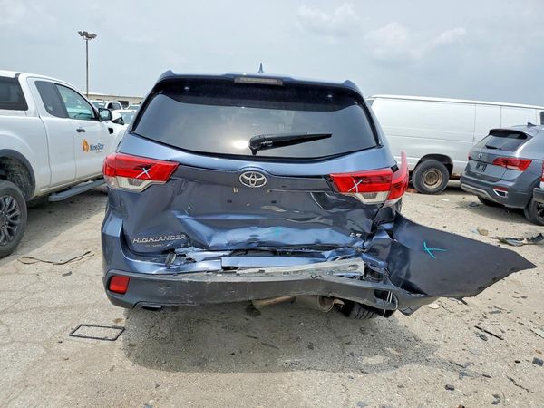 2019 TOYOTA HIGHLANDER LE/LE Plus
