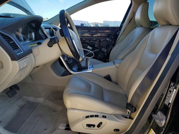 2016 VOLVO XC60