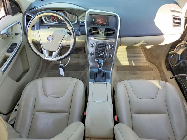 2016 VOLVO XC60