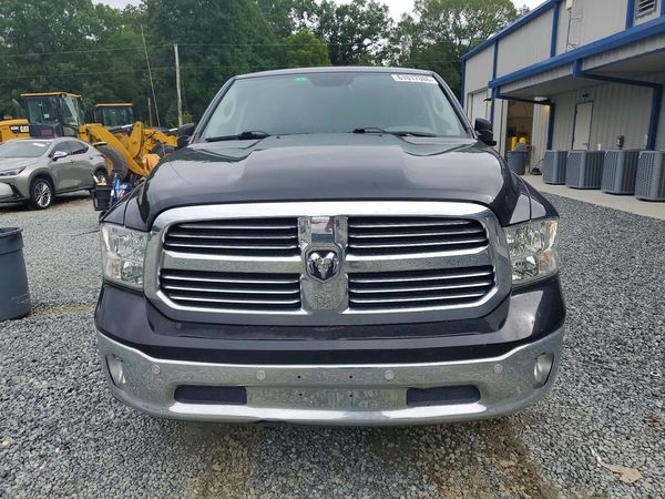 2017 RAM 1500 SLT