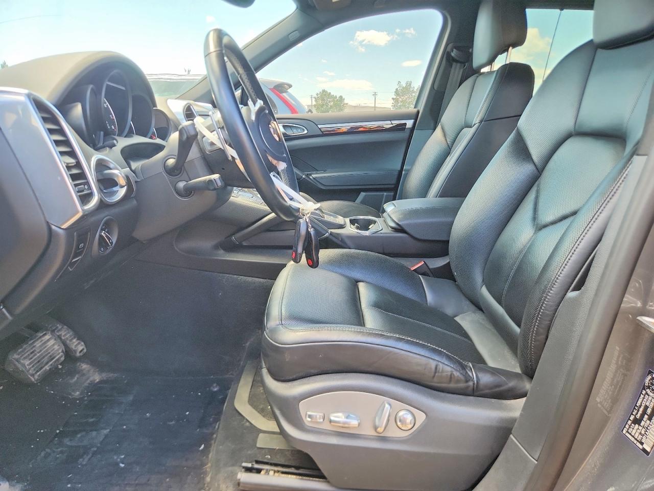 2016 PORSCHE CAYENNE