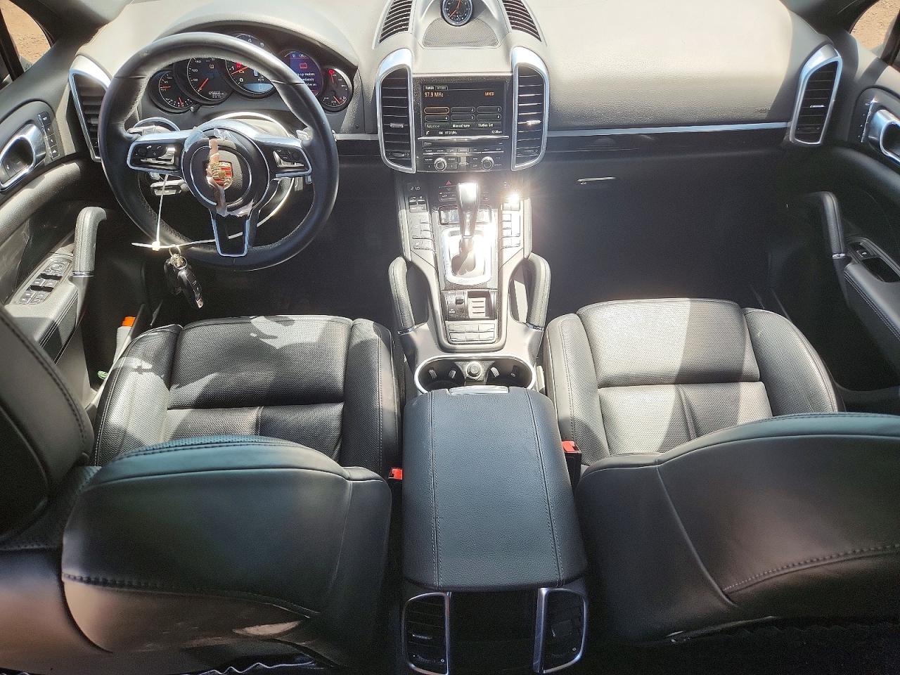 2016 PORSCHE CAYENNE
