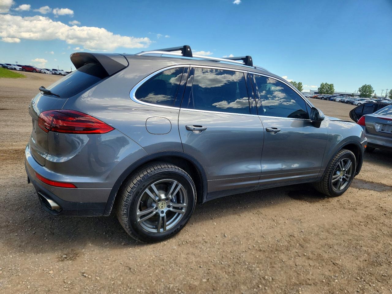 2016 PORSCHE CAYENNE