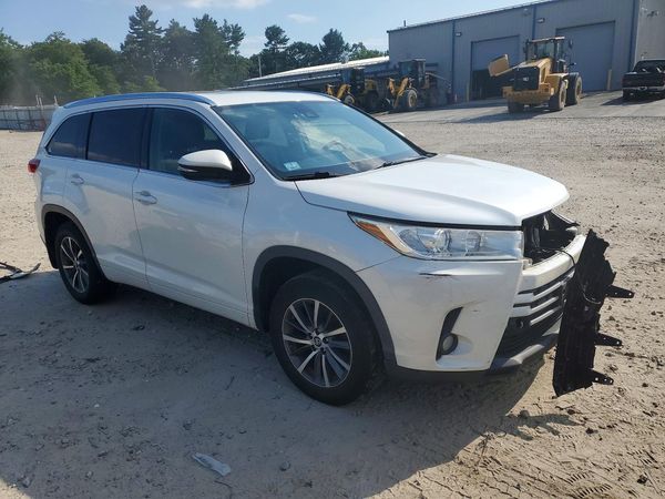 2017 TOYOTA HIGHLANDER SE/XLE