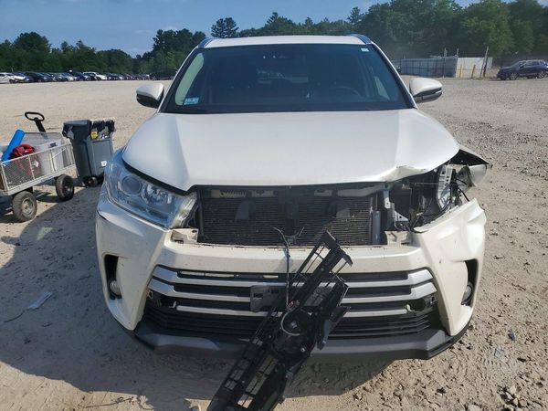 2017 TOYOTA HIGHLANDER SE/XLE