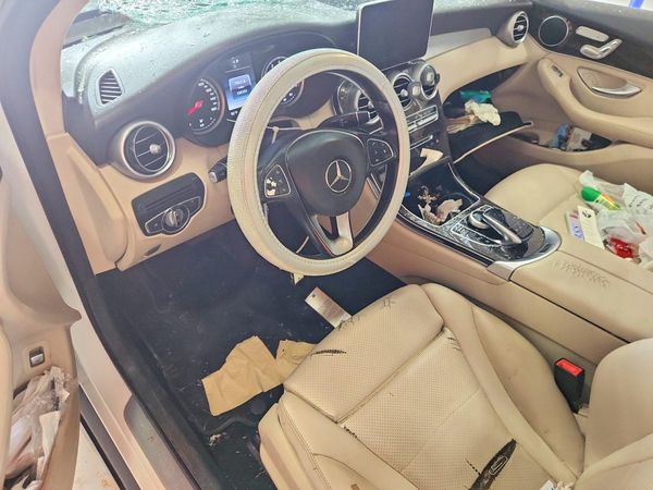 2016 MERCEDES-BENZ GLC GLC300