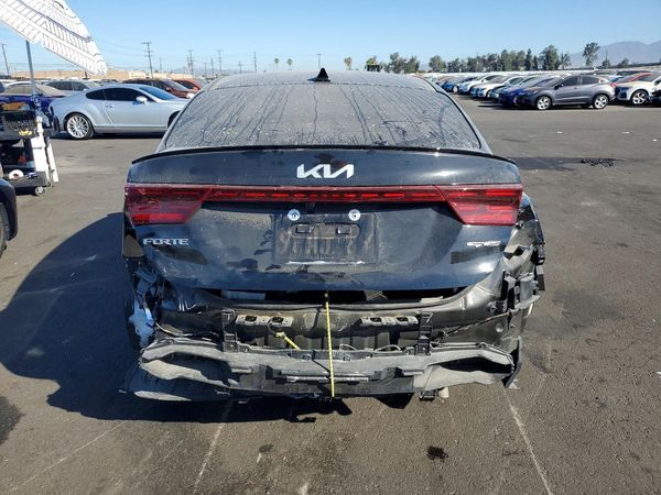 2024 KIA FORTE GT Line