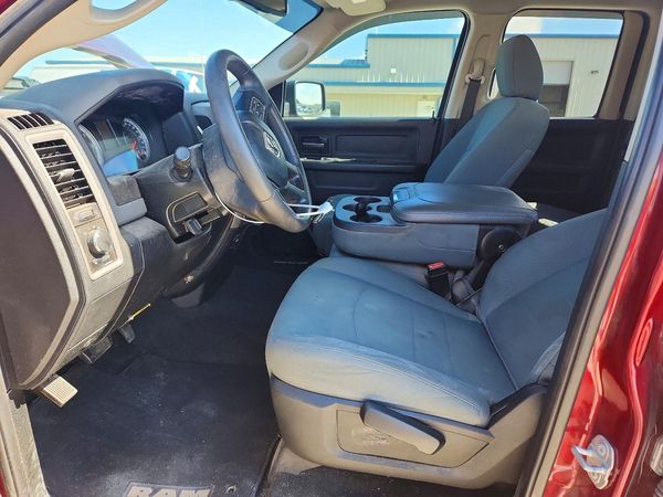 2018 RAM 1500 ST QUAD CAB 4X2