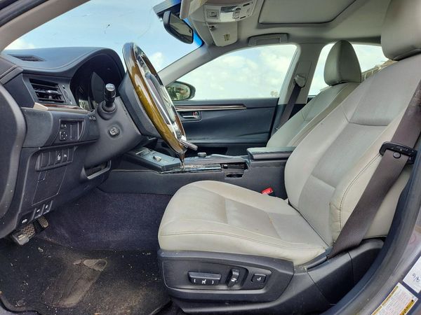 2015 LEXUS ES