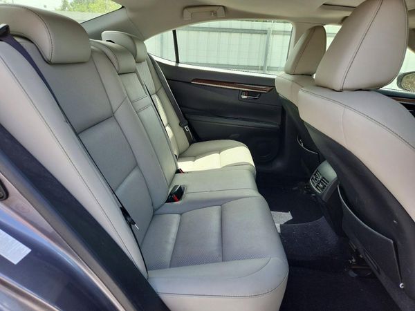 2015 LEXUS ES