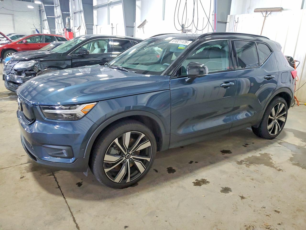 2022 VOLVO XC40