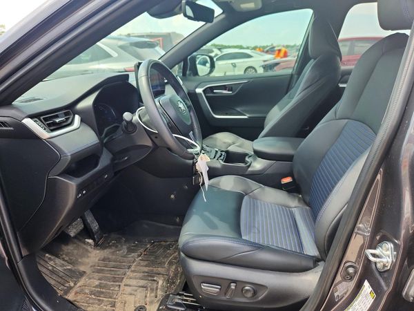 2025 TOYOTA RAV4 XSE