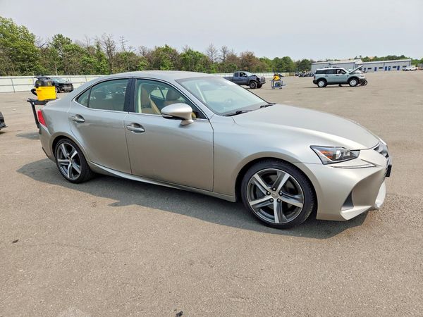 2018 LEXUS IS 300