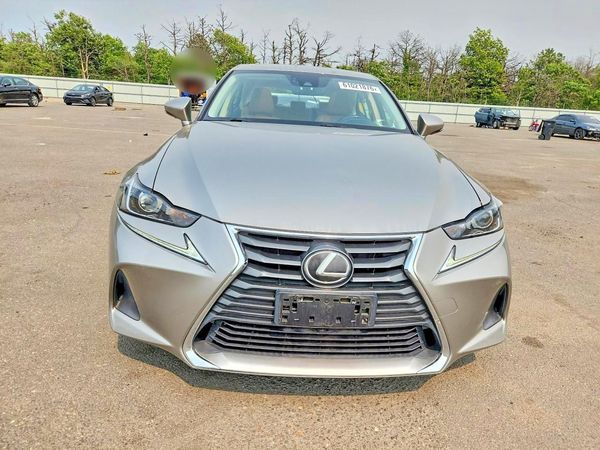 2018 LEXUS IS 300