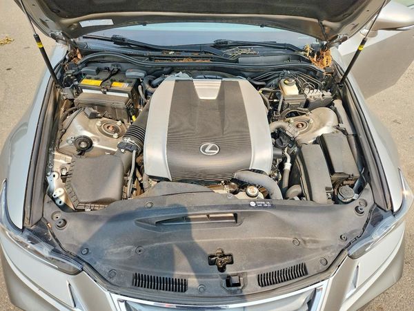 2018 LEXUS IS 300