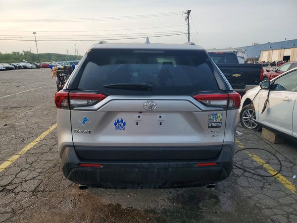 2023 TOYOTA RAV4 XLE