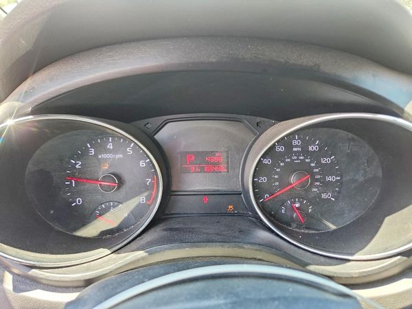 2016 KIA SEDONA LX - Middle-low