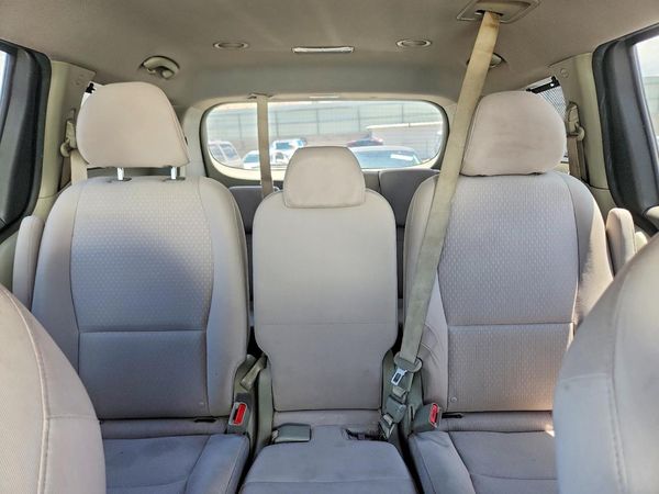 2016 KIA SEDONA LX - Middle-low