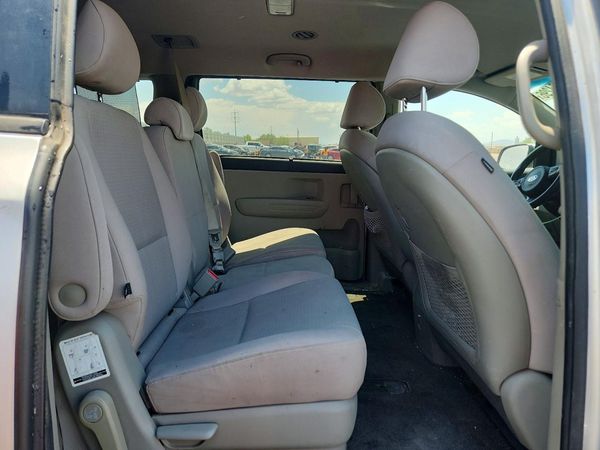 2016 KIA SEDONA LX - Middle-low