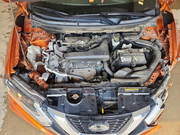 2019 NISSAN ROGUE — Engine bay