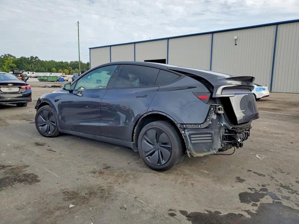 2026 TESLA MODEL Y