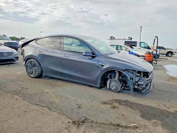 2026 TESLA MODEL Y