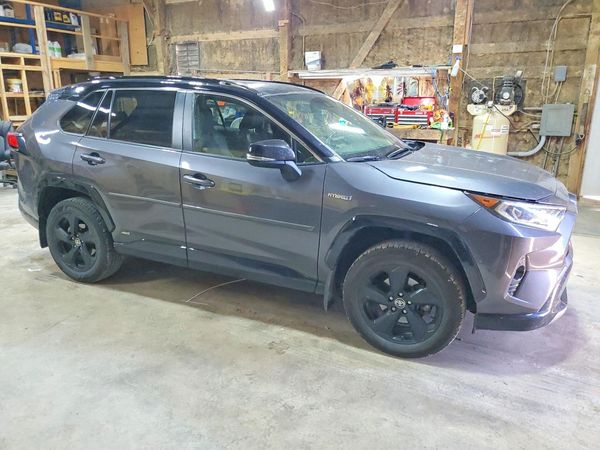 2020 TOYOTA RAV4 XSE HV