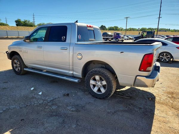 2016 RAM 1500 SLT