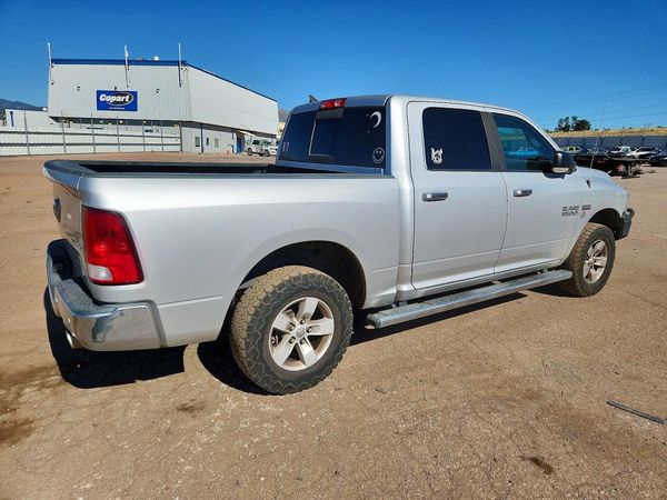2016 RAM 1500 SLT