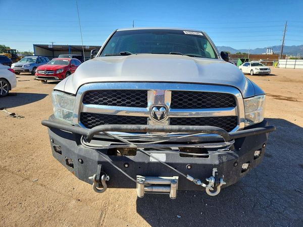 2016 RAM 1500 SLT