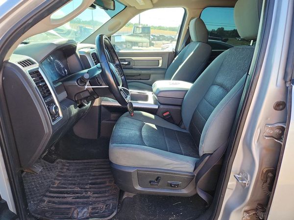 2016 RAM 1500 SLT