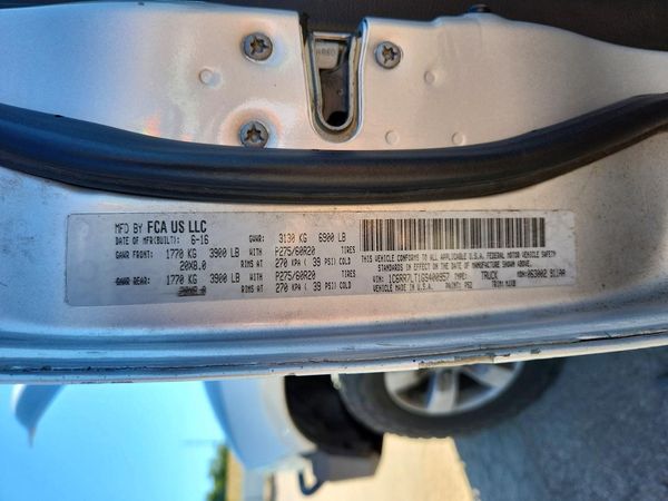2016 RAM 1500 SLT
