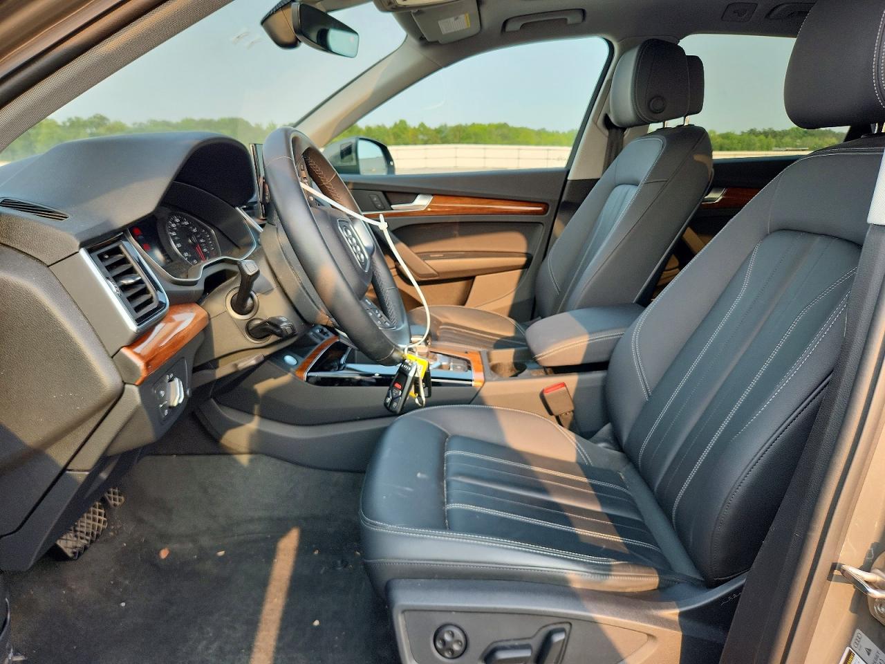 2023 AUDI Q5 S Line quattro Premium