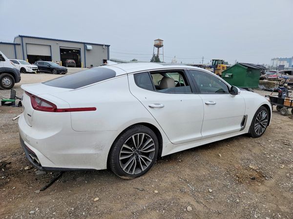 2019 KIA STINGER Premium