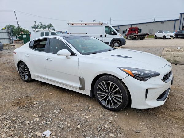 2019 KIA STINGER Premium