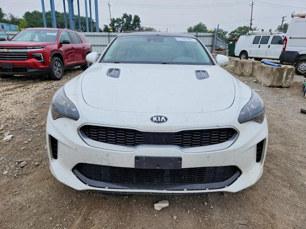 2019 KIA STINGER Premium