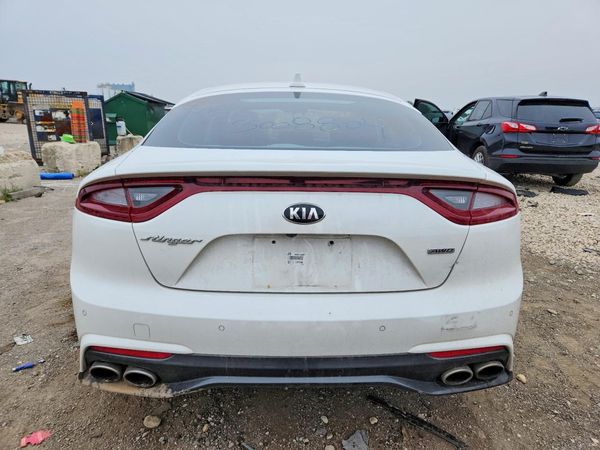2019 KIA STINGER Premium