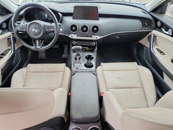 2019 KIA STINGER Premium