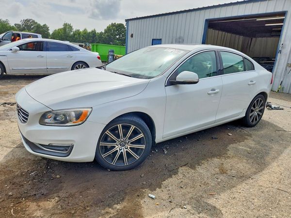 2017 VOLVO S60