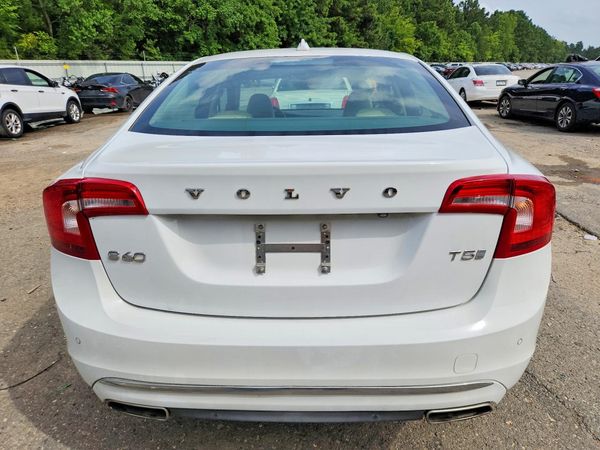 2017 VOLVO S60