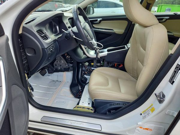 2017 VOLVO S60