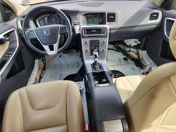 2017 VOLVO S60