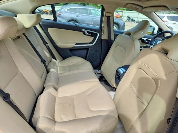 2017 VOLVO S60