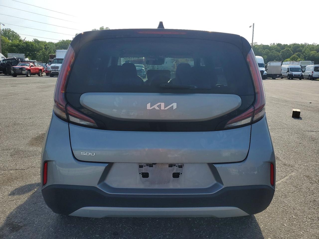2023 KIA SOUL LX, S