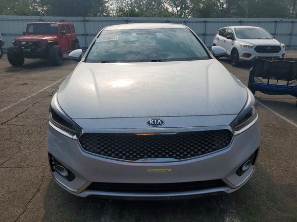 2017 KIA CADENZA Premium