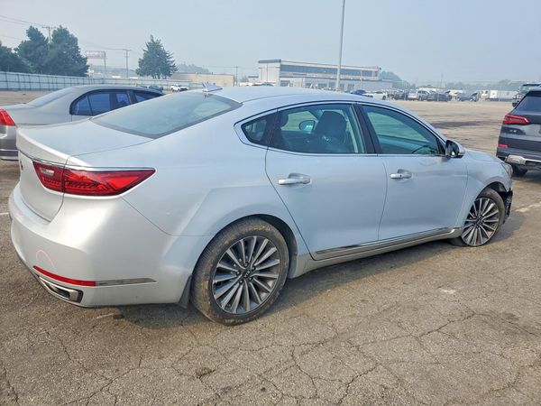 2017 KIA CADENZA Premium