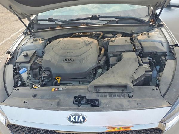 2017 KIA CADENZA Premium