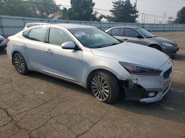 2017 KIA CADENZA Premium