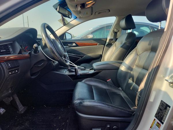 2017 KIA CADENZA Premium